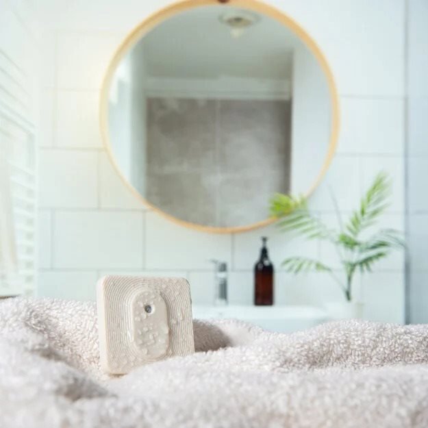 Shelly Blue H&T detector, battery operated temperature and humidity sensor, Bluetooth, ivory