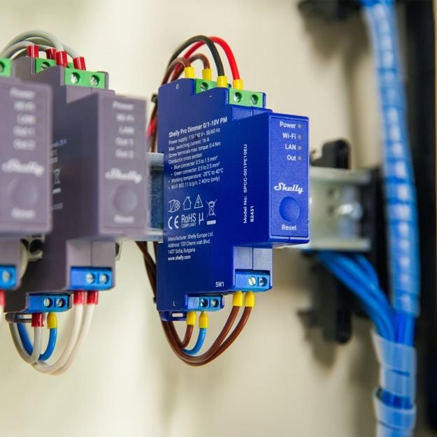 Lighting dimmer Shelly Pro 0-10 V DIN rail dimmer, WiFi, LAN