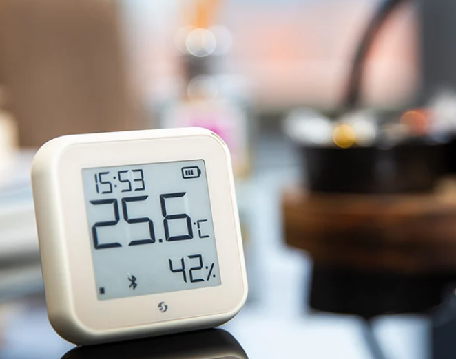 Shelly Gen3 H&T detector, battery operated temperature and humidity sensor with display, WiFi, ivory