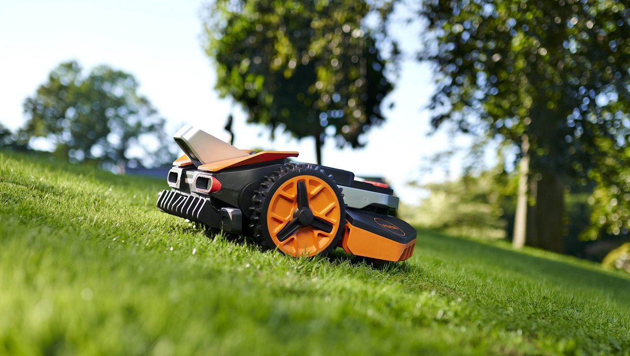 Robotická sekačka WORX Landroid Vision M800