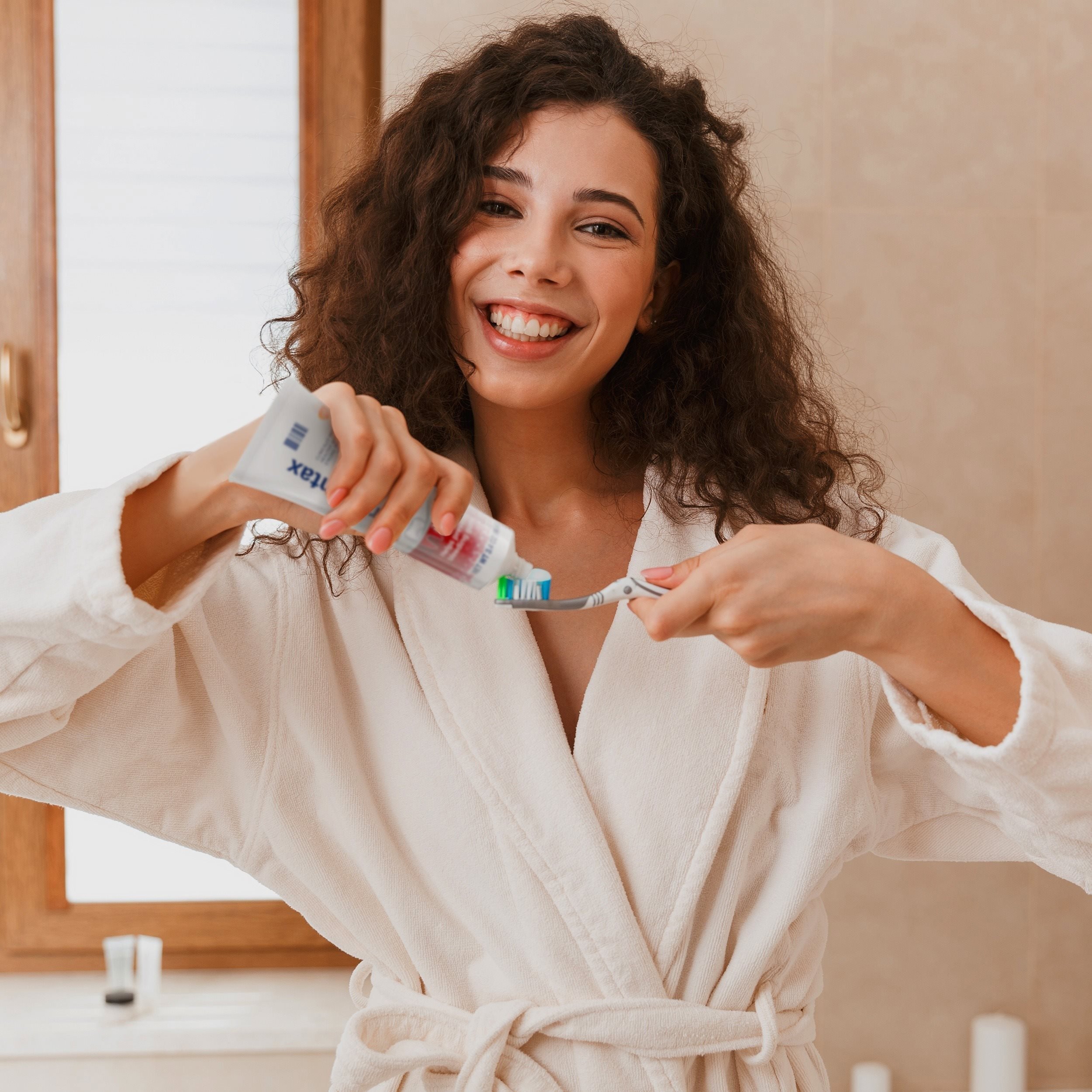 ZUB607 PARODONTAX Kompletní ochrana Whitening 75 ml