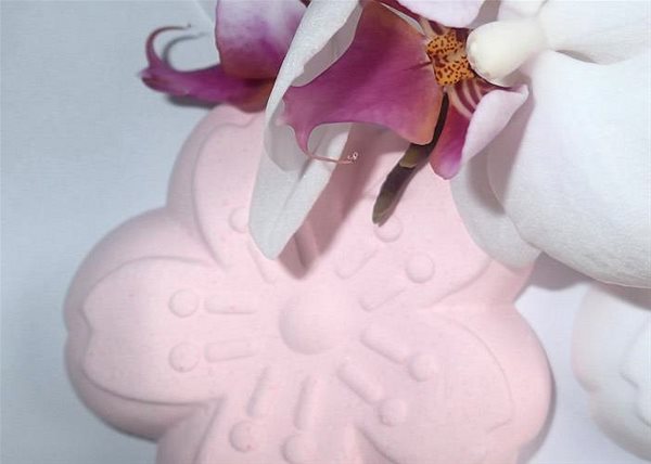 Bath salt ADONIS Sparkling bath salt - white sakura 60 g .