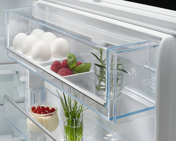 AEG 8000 No Frost TSC8M183DC Built-in Fridge-Freezer.