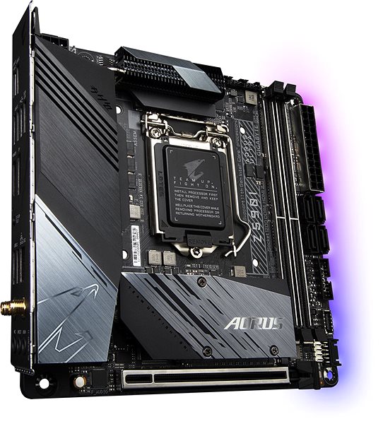 Motherboard GIGABYTE Z590I AORUS ULTRA Lateral view