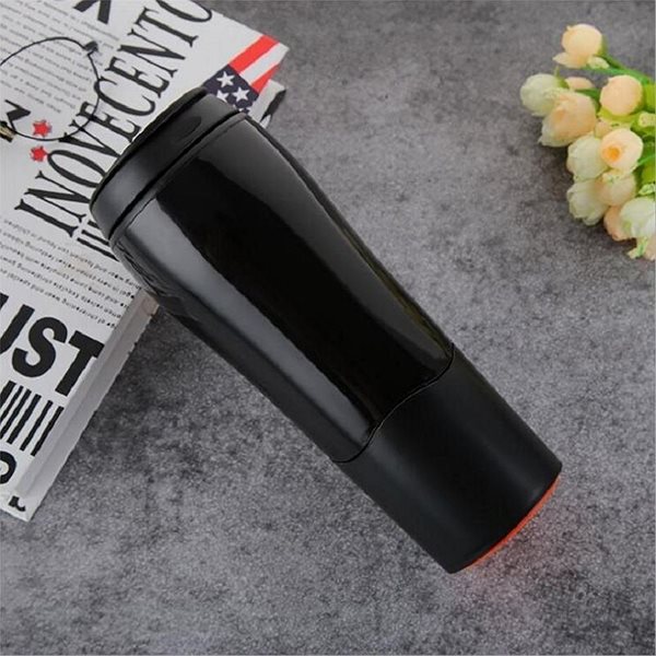Thermal Mug GFT Unsurrenderable black Lifestyle