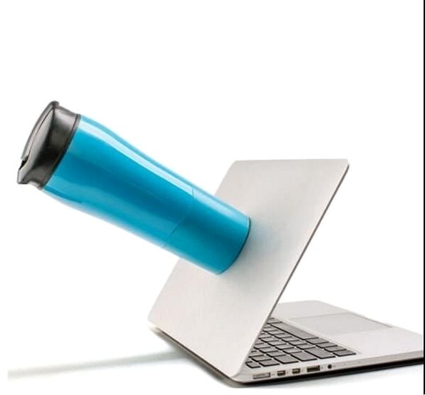 Thermal Mug GFT Unsurrenderable blue Lifestyle 2