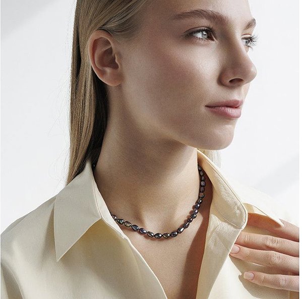 ANNA PERLY Multi-coloured Baroque Pearl Necklace (Ag 925/1000; 21g).