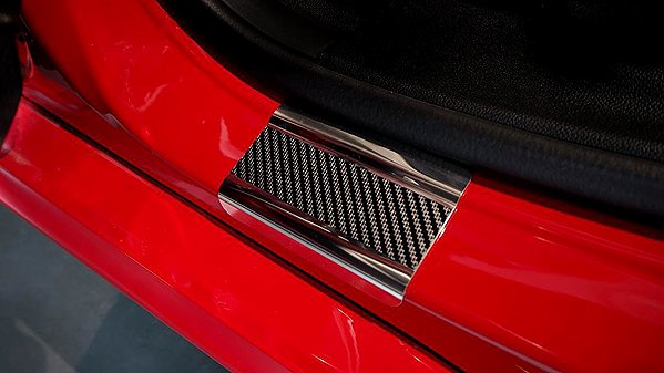 Autó küszöbvédők Alufrost küszöbvédő - rozsdamentes acél+karbon, Alfa Romeo Giulia II Facelift ...