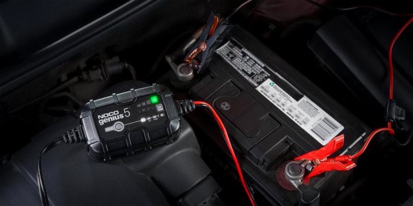 Autó akkumulátor töltő NOCO genius 5  6/12 V, 120 Ah, 5 A Lifestyle