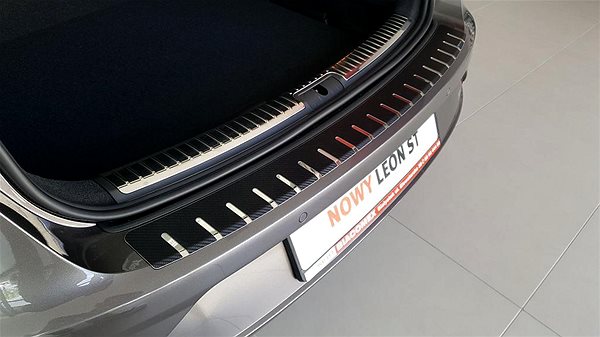 Ochranná lišta hrany kufru Alu-Frost Kryt prahu pátých dveří - nerez+karbon SEAT LEON III KOMBI ...