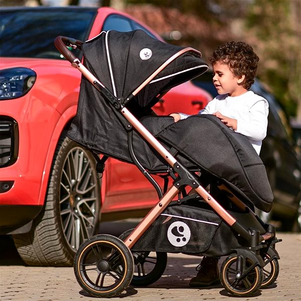 Kočárek Lorelli Kočárek Storm + Nánožník luxe black Lifestyle