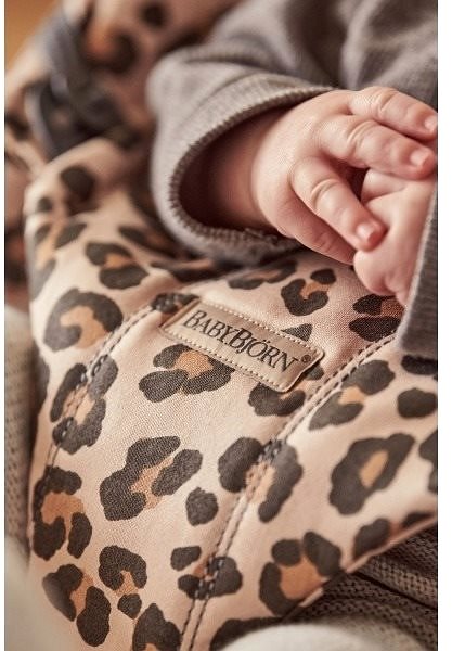 Detské ležadlo Babybjörn Bliss Beige Leopard print cotton Vlastnosti/technológia