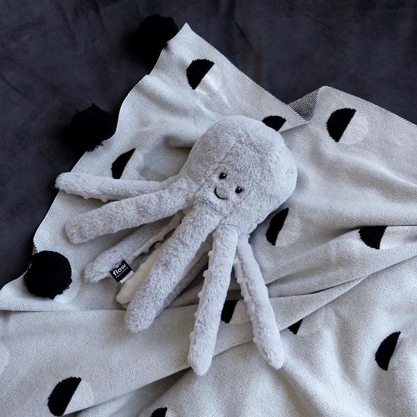 Szundikendő FLOW Játék szívdobogással Olly the Octopus Grey ...