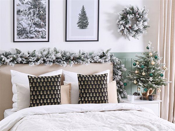 Vankúš BELIANI, Sada 2 dekoratívnych vankúšov s motívom vianočného stromčeka 45 x 45 cm čierna LEROY, 298280 ...