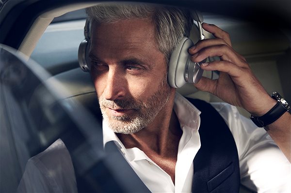 Wireless Headphones Bang & Olufsen Beoplay H95 Grey Mist Lifestyle
