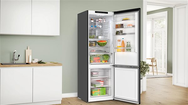 BOSCH KGN49LBCF refrigerator .