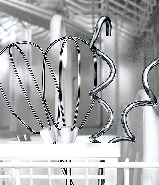 BOSCH MFQ3010 hand mixer.