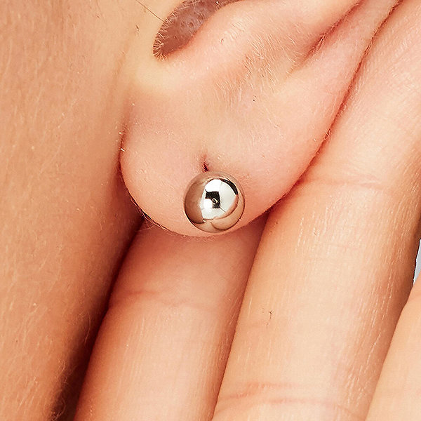 Brosway ESSENTIAL BNL111 earrings.