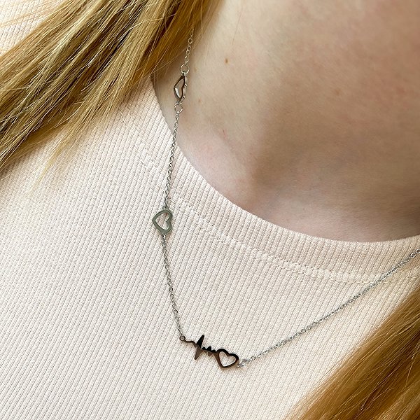 BRUNO Necklace ECG Curve with Hearts.