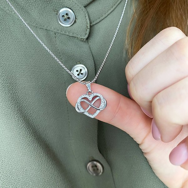 BRUNO Necklace Endless Love with Crystals.