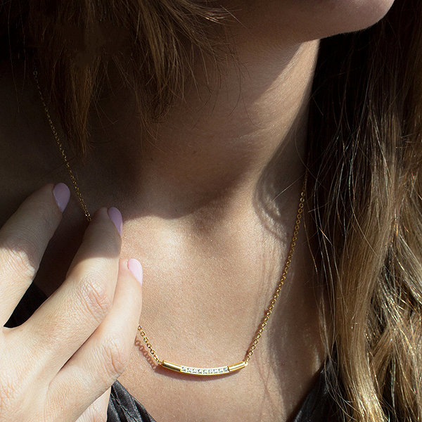 BRUNO Necklace with gold stones.