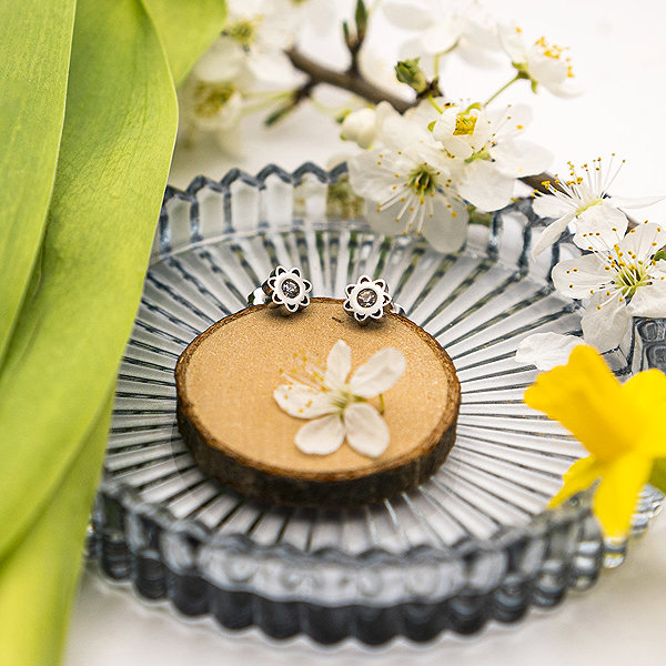 Bruno FLOWER earrings with a stone (S3966) .
