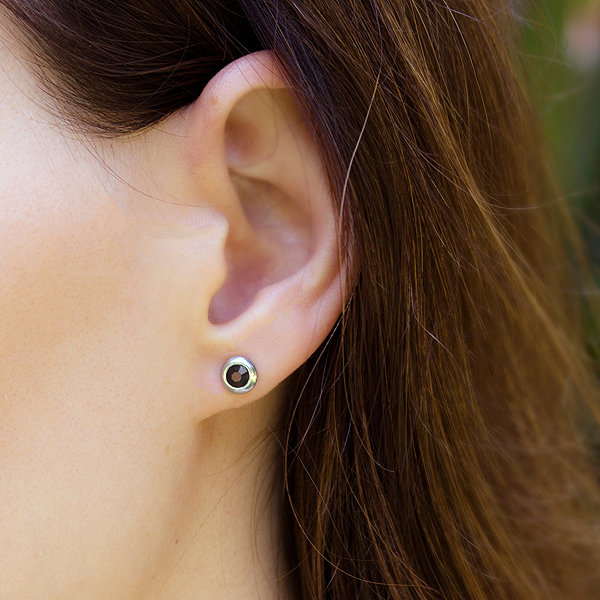 Bruno earrings with black stone.