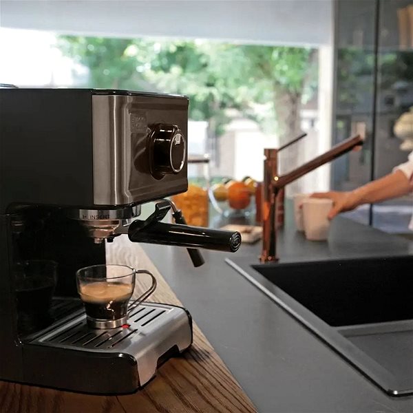 Pákový kávovar Black + Decker BXCO1200E Lifestyle