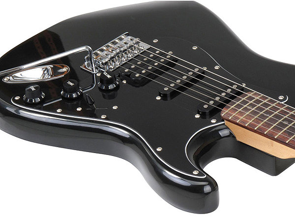 Rocktile Pro ST60-BK Set Strat Black Premium electric guitar.