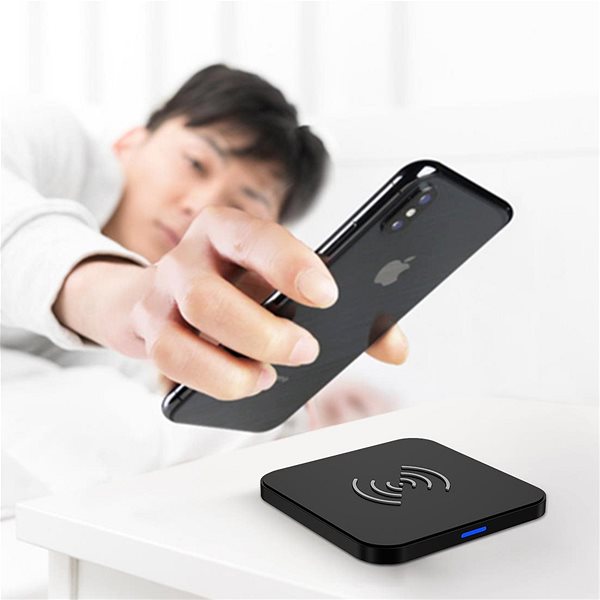 Kabelloses Ladegerät ChoeTech 10W single Coil Wireless Charger Pad-Black + 18W Adapter Lifestyle