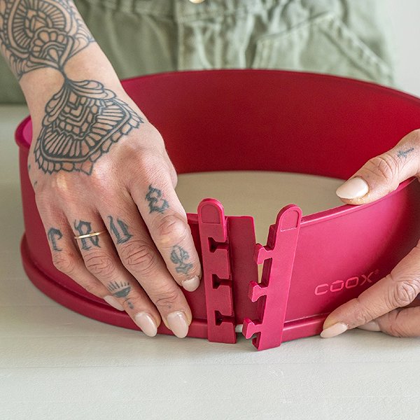 Baking Mould COOX Spring mould diameter 26 cm with porcelain base, red ...
