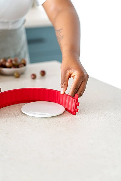 Baking Mould COOX Quiche mould with porcelain base diameter 12 cm, red Lifestyle 2