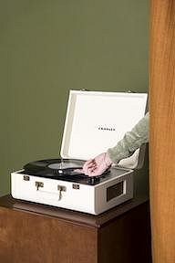 Turntable Crosley Portfolio - Cream Lifestyle