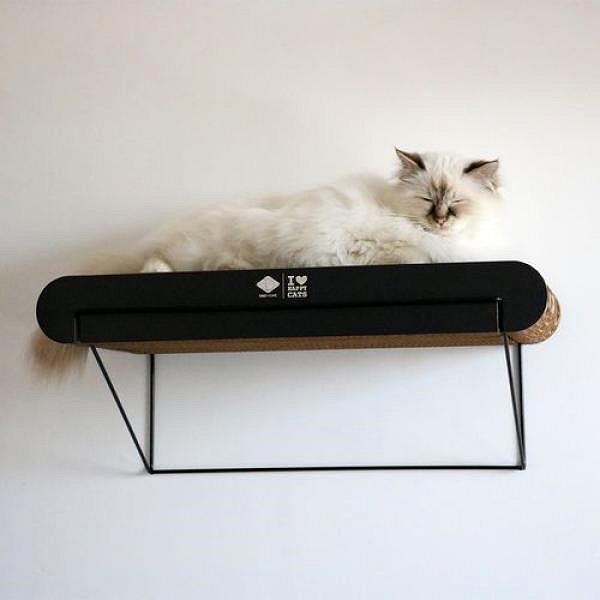 Škrabadlo pre mačky EBI D&D I Love Happy Cats David L – Nástenná kartónová polička pre mačky, L – 60 × 29 × 24 cm ...