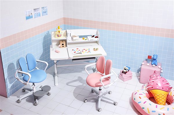 Gyerek íróasztal szék 3DE Duorest Milky kék lábtartóval Lifestyle
