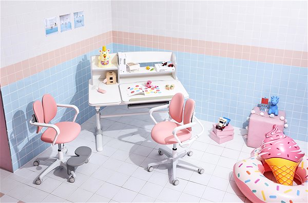 Gyerek íróasztal szék 3DE Duorest Milky rózsaszín, lábtartóval Lifestyle