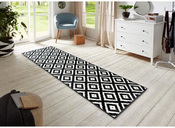 Koberec Kusový koberec Hamla 105477 Black Cream 80 × 150 cm ...