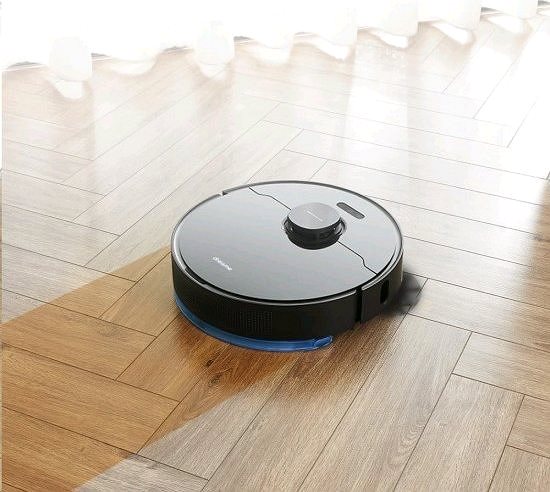 Robot Vacuum Dreame L10 Pro, Black Lifestyle