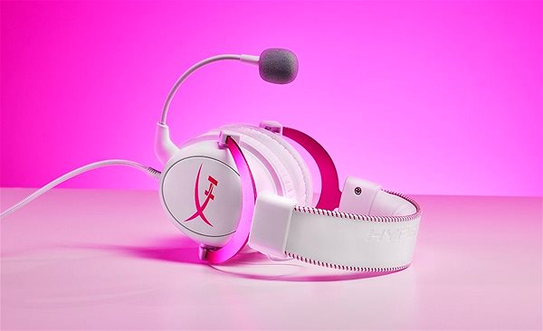 Herné slúchadlá HyperX Cloud II Pink Gaming Headset Lifestyle
