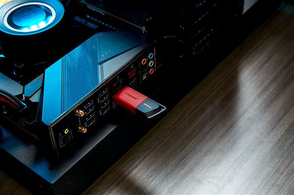 USB Stick Kingston DataTraveler Exodia M 64GB, schwarz-blau Lifestyle