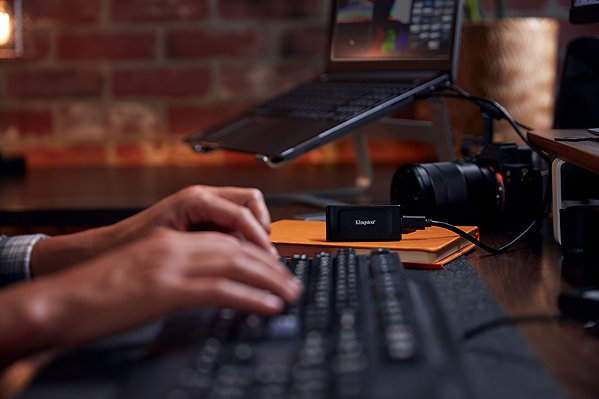 External Hard Drive Kingston XS1000 SSD 2TB ...