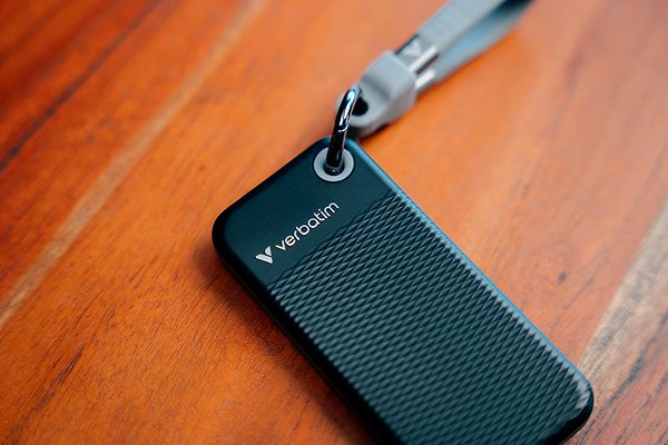 VERBATIM Pocket SSD 256GB black/grey external drive.