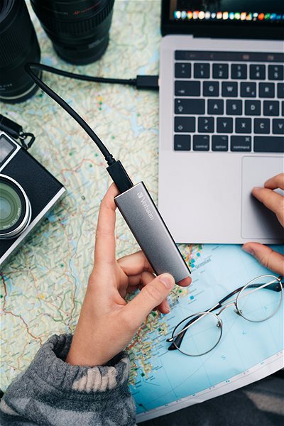 External Hard Drive VERBATIM Vx500 SSD 1TB Lifestyle