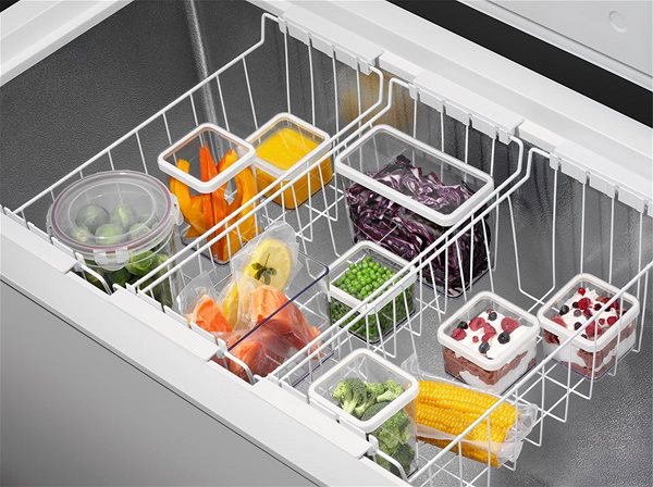 Chest freezer ELECTROLUX LCB3LE31W0 Lifestyle