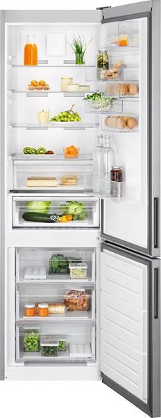 Refrigerator ELECTROLUX LNC7ME34X1 Lifestyle