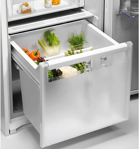 Built-in fridge ELECTROLUX ERD6DE18S1 .