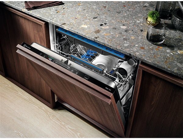 Narrow Built-in Dishwasher ELECTROLUX 700 FLEX MaxiFlex EEM43201L Lifestyle