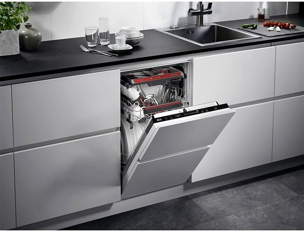 Narrow Built-in Dishwasher AEG Mastery MaxiFlex FSE72537P Lifestyle