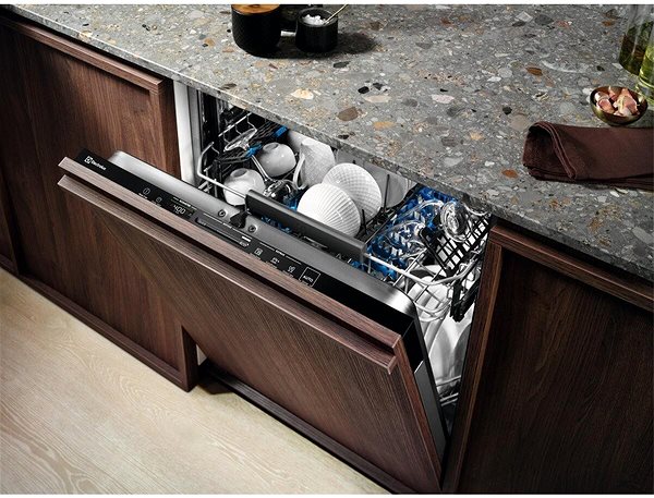 Built-in Dishwasher ELECTROLUX 700 PRO QuickSelect EEG67410L Lifestyle