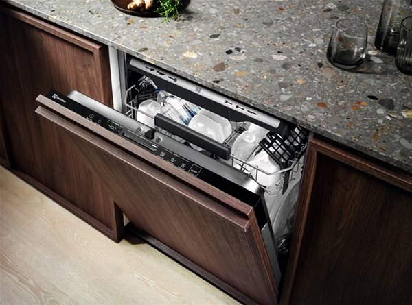 Umývačka riadu ELECTROLUX EEM68510W ...